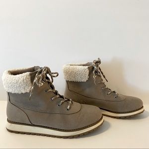 OLD NAVY | Lace Up Hiking Boot